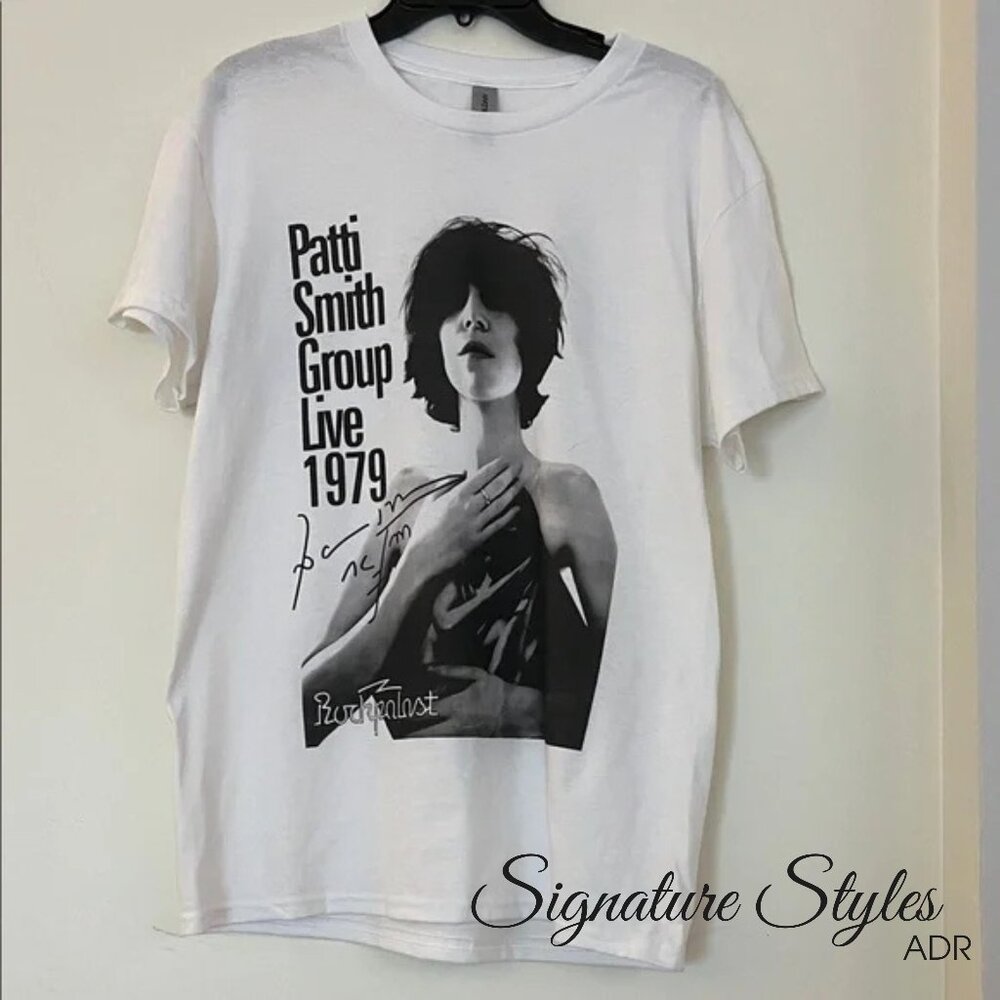 Patti Smith Group 1979 Graphic Tee – Size Medium